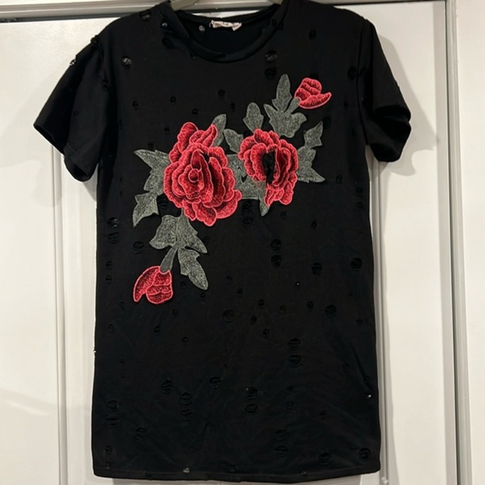 Local Lab Women's  T- Shirt Sz s Rose Embroidered Factory Distressed Holes Black